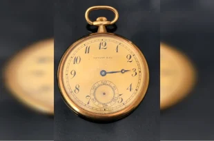 Watch given to Titanic hero sells for £1.5m